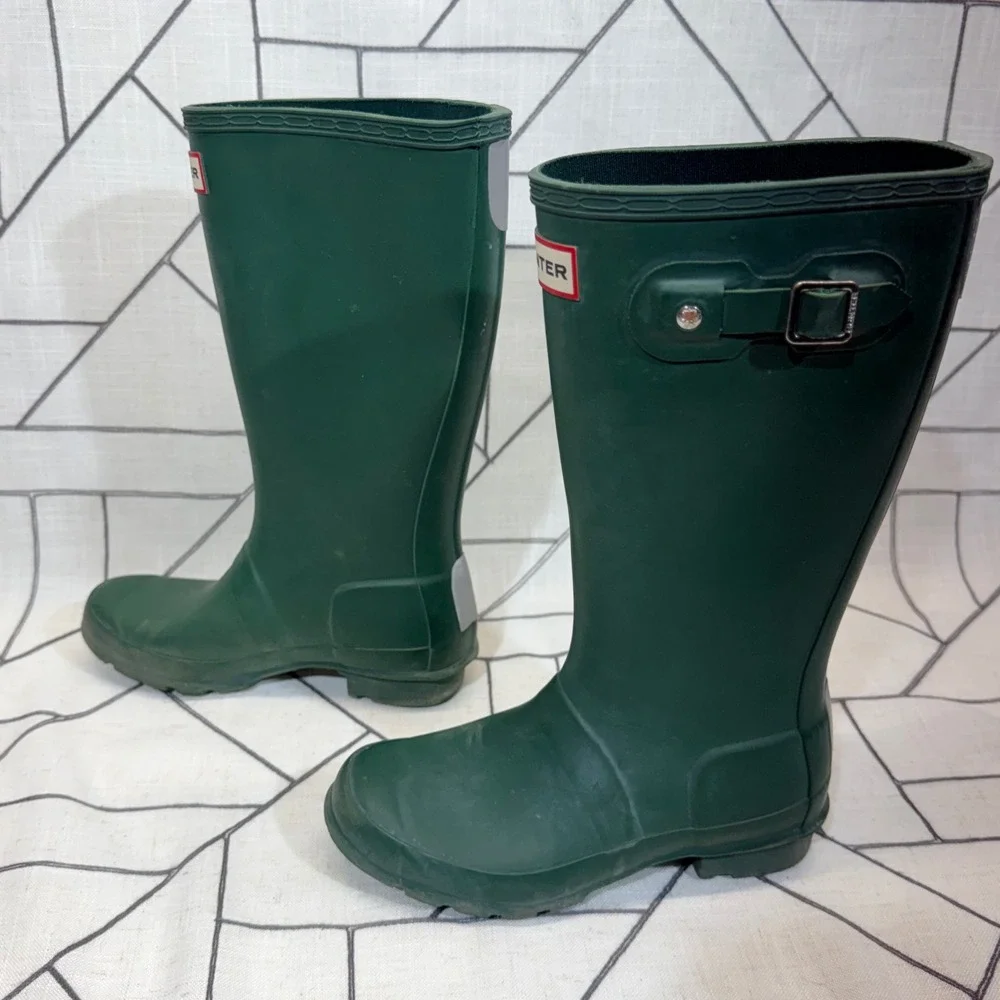 Hunter Rain Boots Size 2B/3G Green Kids Original Tall Waterproof Rubber Boots